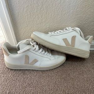 Veja V-12 sneakers